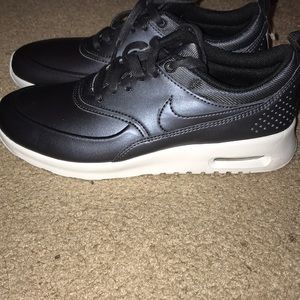 Brand new Nike air max Thea 5.5